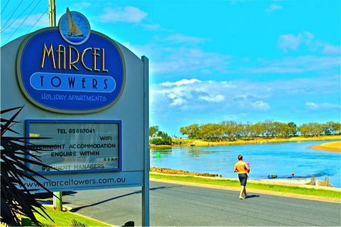 Marcel Towers Holiday Apartments - Hotel NSW 3