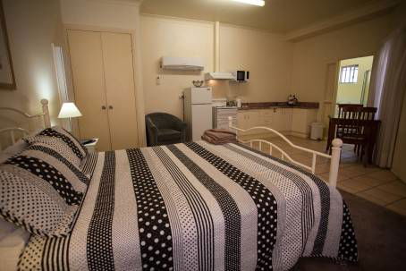 Millie Accommodation - Hotel NSW 3