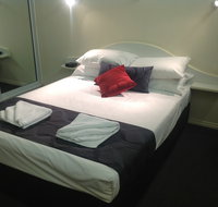 Parkside Motel  Licensed Restaurant - Hotel NSW