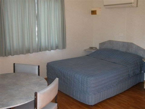 Riverside Caravan Park - Hotel NSW 3