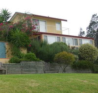 Whitby on Wallis Lakefront Holiday Cottage - Hotel NSW