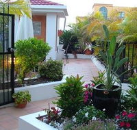 Shaz Maisons Beachside Holiday Apartments
