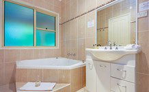 The Acreage Luxury B&B And Guesthouse - - Hotel NSW 1