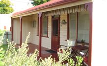 Couria Creek Cottages - Hotel NSW 5