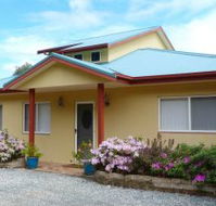 Whitby on Wallis Lakefront Cottage - Hotel NSW