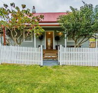 Hindmarsh Park Holiday Cottage