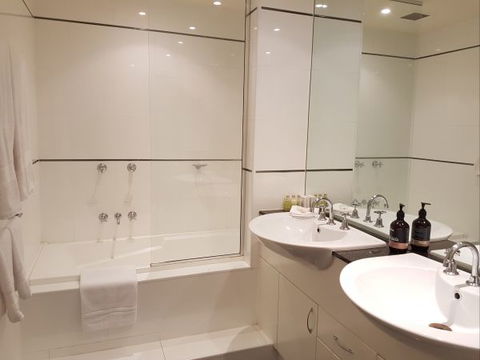 Newcastle Terraces And Apartments - Harbourside Apartment - Hotel NSW 18