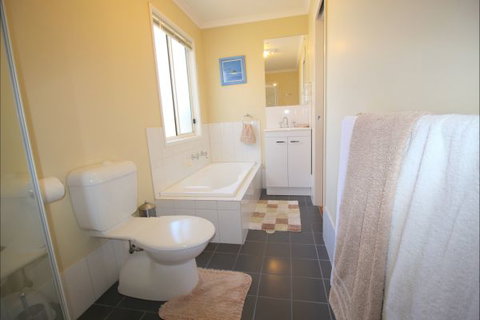 Christies Cottage For Holidays And Relocations. - Hotel NSW 25