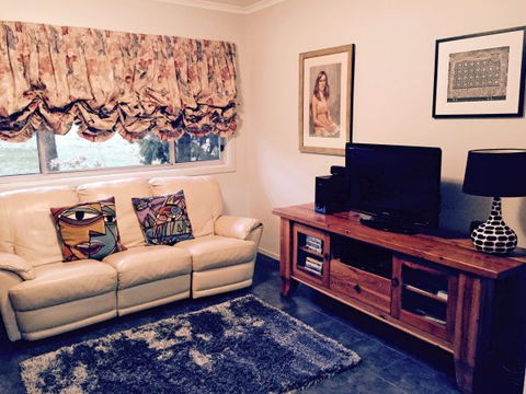 Pizzini's Vineyard Guesthouse - Hotel NSW 2
