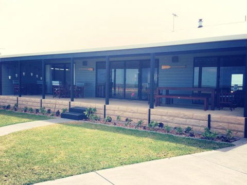 Vintage Oar Holiday House - Hotel NSW 3