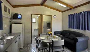 Lakeside Caravan Park - Hotel NSW 2