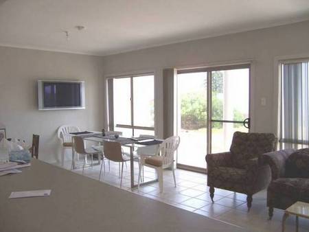 Christie's Seahorse - Hotel NSW 3