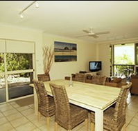 Adrift at Byron Bay