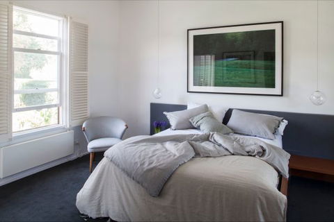 Flop House - Hotel NSW 3