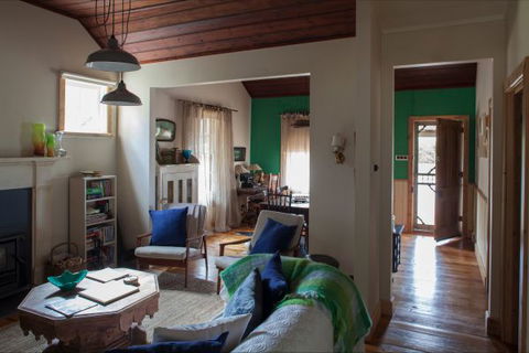 Flop House - Hotel NSW 7