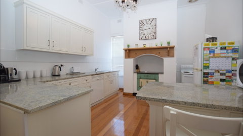 The Provincial Bed & Breakfast - Hotel NSW 0