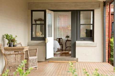 Mollisons - Hotel NSW 2