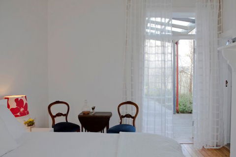 Mollisons - Hotel NSW 4