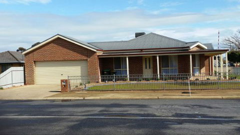 Numurkah Apartments - The Miekleljohn - Hotel NSW 3