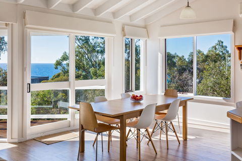 Eagle Heights - Hotel NSW 4