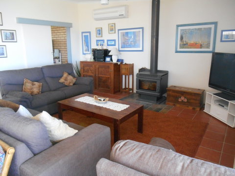 Edith's - Hotel NSW 4