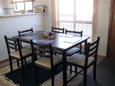 Laubelna's - Hotel NSW 2