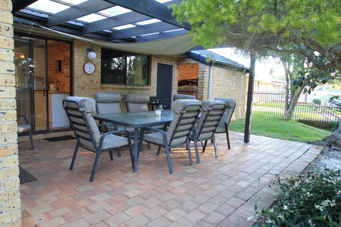 Thora Waterfront - Hotel NSW 2
