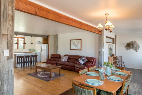 Uniquely Pambula - Pet Friendly Holiday Accomodation - Hotel NSW 2