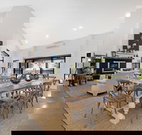 Barefoot at Broke - Hotel NSW