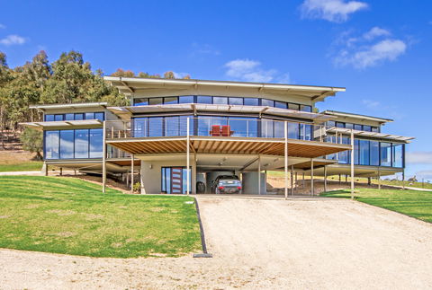 McLaren Eye - Hotel NSW 1