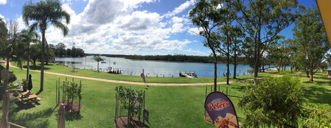 Riviera Caravan Park - Hotel NSW 1