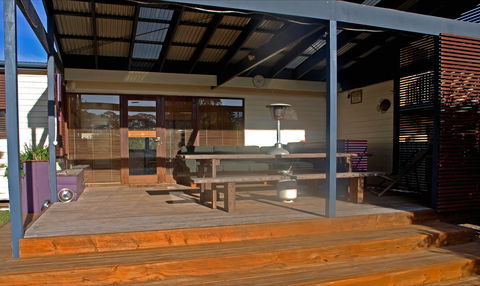 Sandy Shore Hideaway - Hotel NSW 5