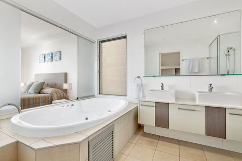 Rainbow Sea Resort - Hotel NSW 2