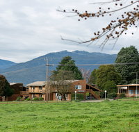Mountain Creek Motel Bar And Restaurant