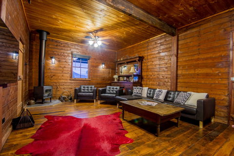 Blaxland's Cottage - Hotel NSW 1