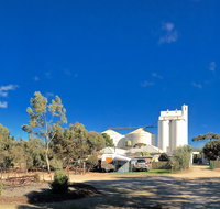 Darke Peak Hotel