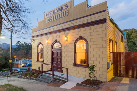 The Old Mechanics - Hotel NSW 0