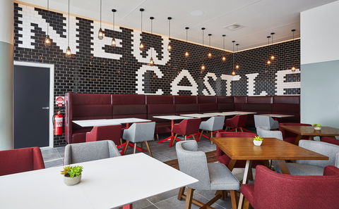 Holiday Inn Express Newcastle - Hotel NSW 2