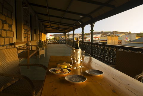 Imperial Fine Accommodation - Hotel NSW 2