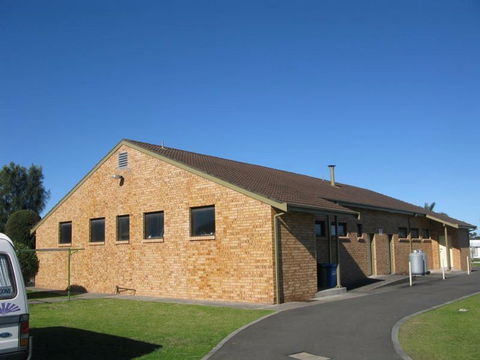 Lake Windemere Caravan Park - Hotel NSW 2
