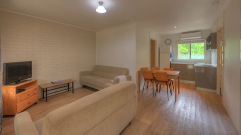 Restaway Holiday Units - Hotel NSW 1