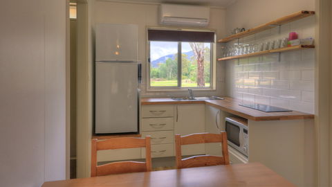 Restaway Holiday Units - Hotel NSW 2