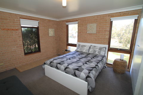 Snapper Lodge Waterfront - Hotel NSW 2