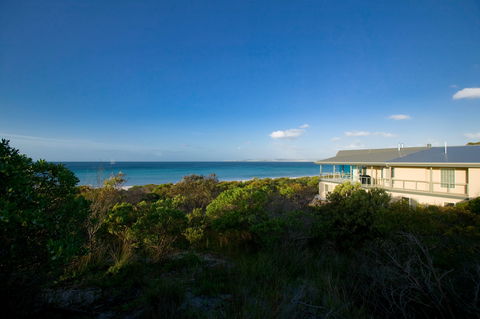 Island Beach Lodge - Hotel NSW 2