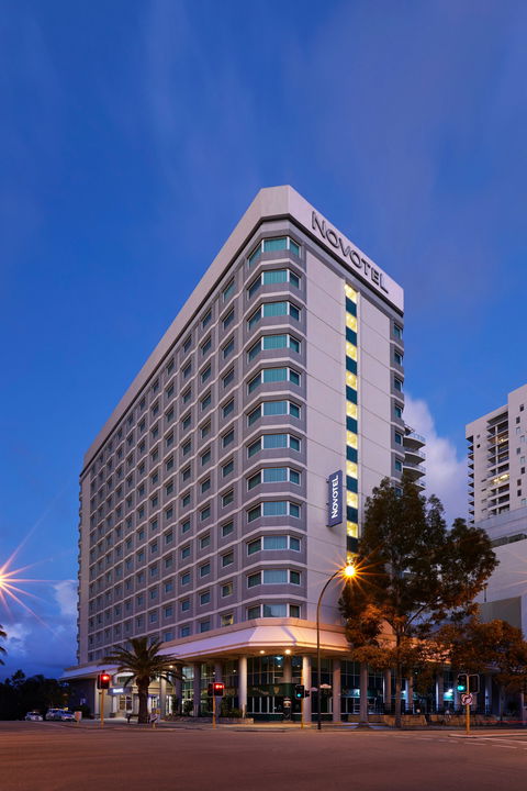 Novotel Perth Langley - Hotel NSW 0