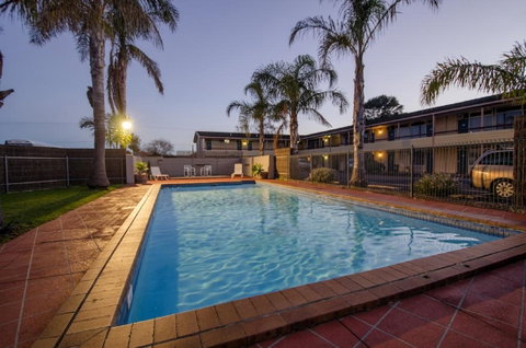 Red Carpet Motel - Hotel NSW 1
