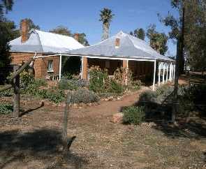 Avondale Discovery Farm - Hotel NSW