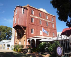The York Mill - Hotel NSW 0