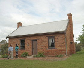 Sandalwood Yards And Tipperary School - Hotel NSW 0