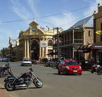 York Town Hall - Hotel NSW